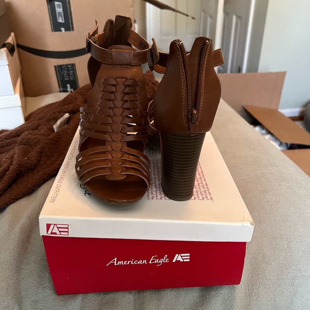 Brown leather heel sandals!